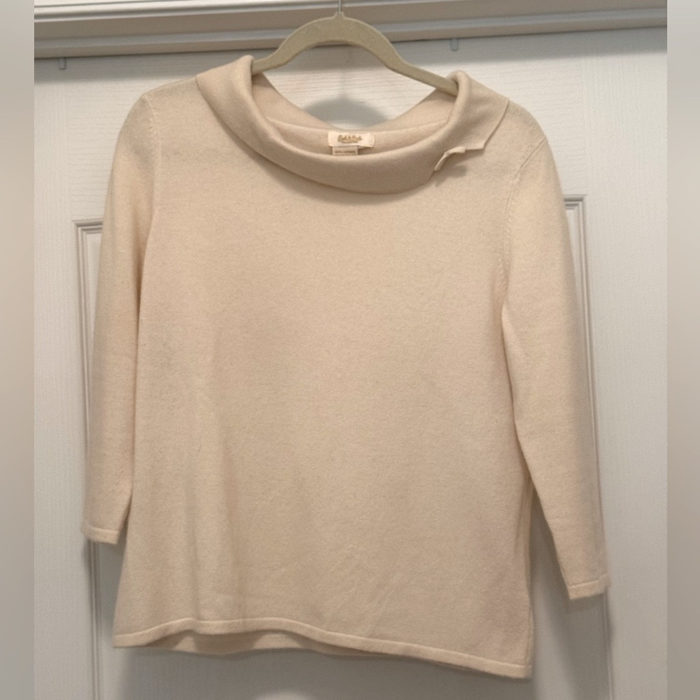 Beautiful Cashmere Sweater Top with bow detail.
